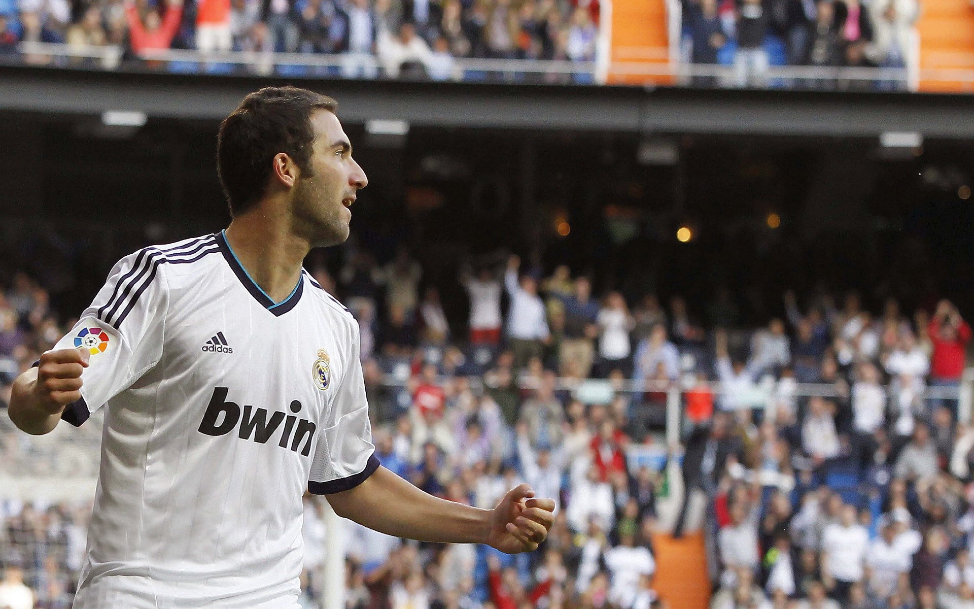 开云-中超球队主场观众热情空前，中超 主场